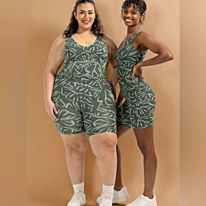 Pop Fit Matching Top & Bike Shorts Set in Green and White Floral, Size 2X (NWOT)